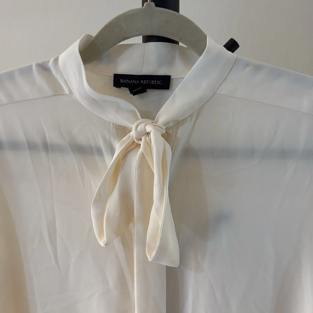Banana Republic cream button down neck tie shirt petite small - Picture 2 of 4